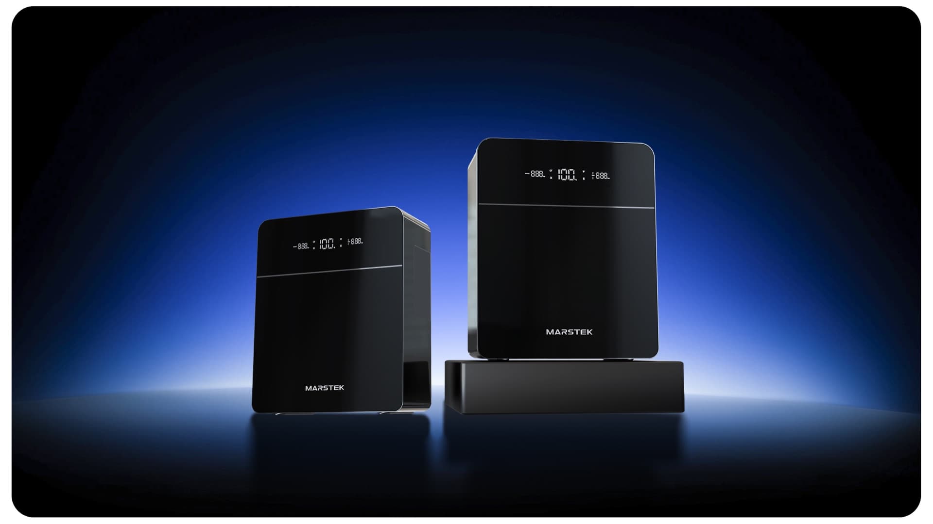 Twee Marstek Venus E 4.0 units naast elkaar