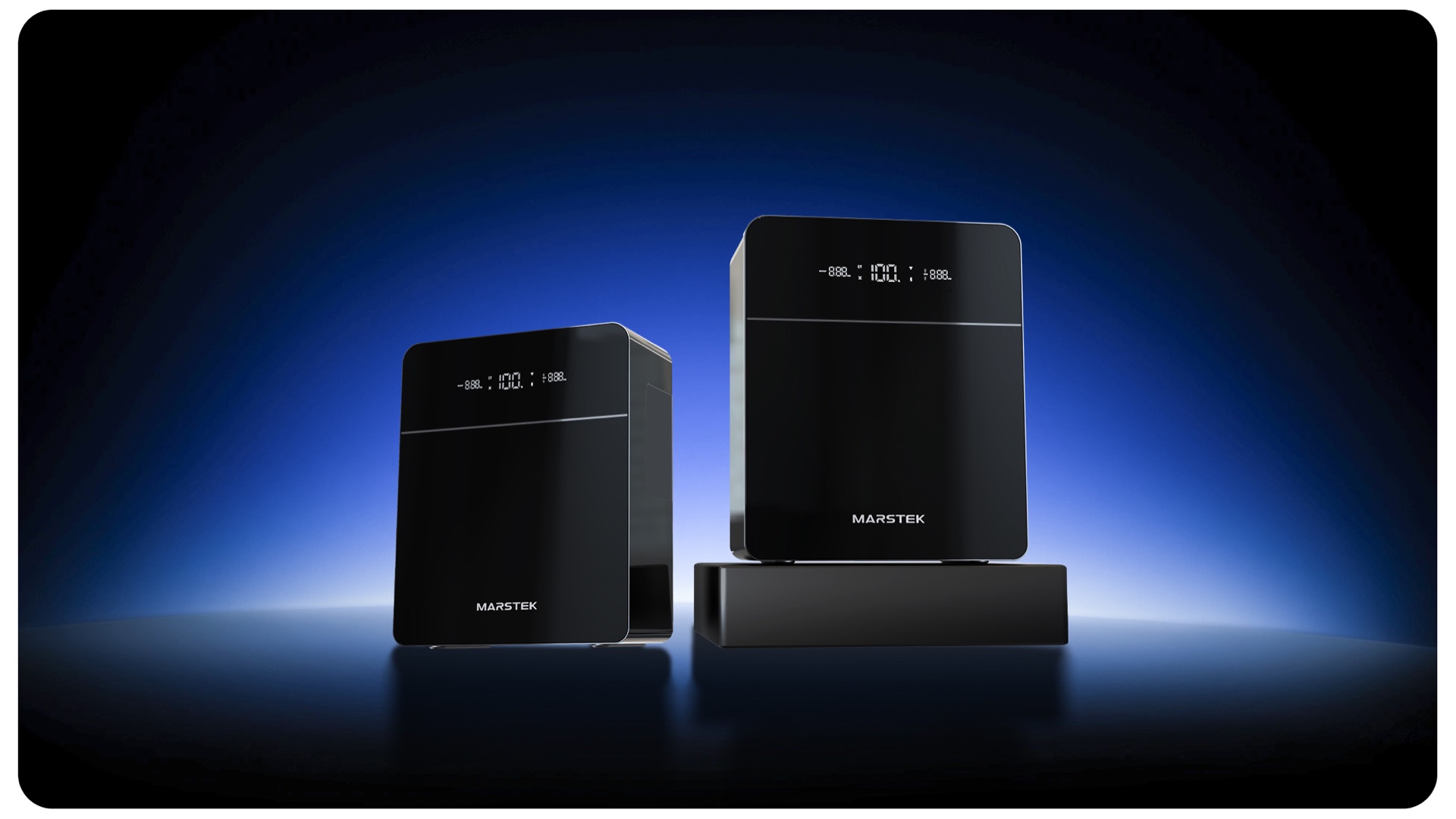 Twee Marstek Venus E 4.0 units naast elkaar